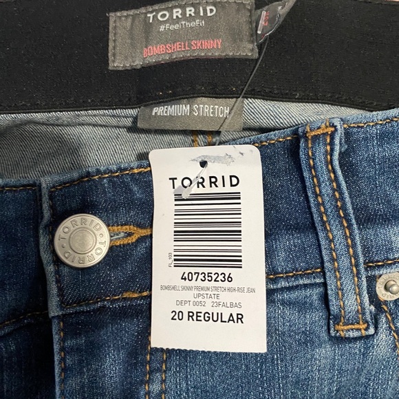 NWT - Picture 1 of 3